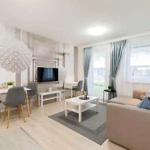 Downtown Residences Leo - Ac, Elevator, Terrace Apartmán